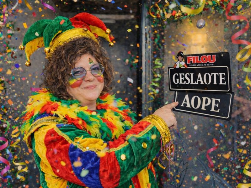 Aope en geslaote roond carnaval